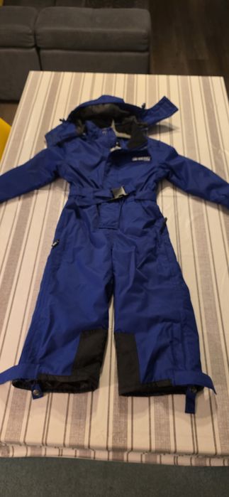 Vendo fato completo neve marca Berg tamanho 3/4 anos