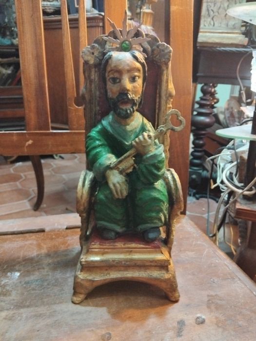 Trono de São Pedro  em madeira  policromado