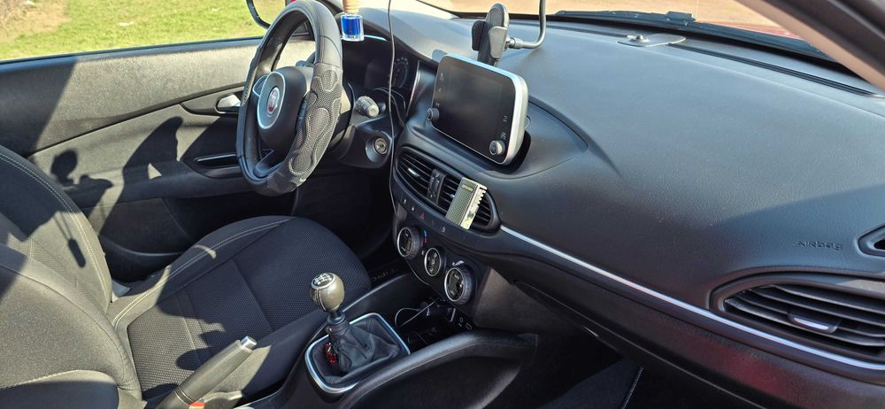 Fiat Tipo 2017, Hatchback, czerwony, T- Jet, 120 km, wersja LOUNGE