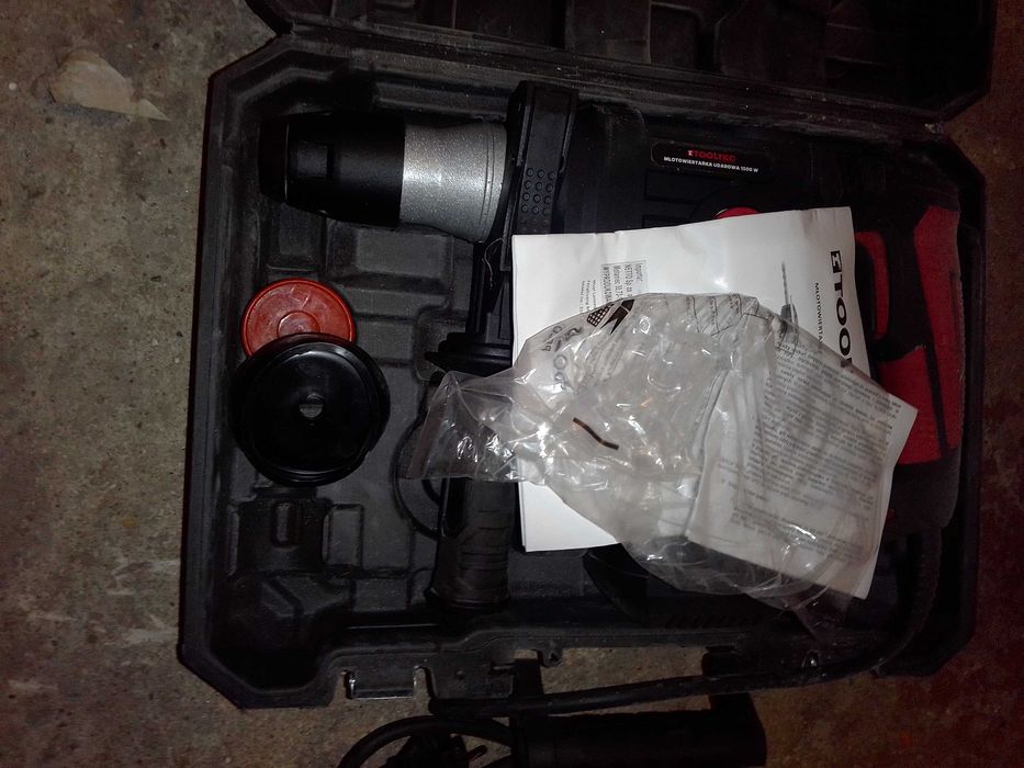 młot Tooltec 1500W jak nowa tylko do kucia nie działa wiercenie