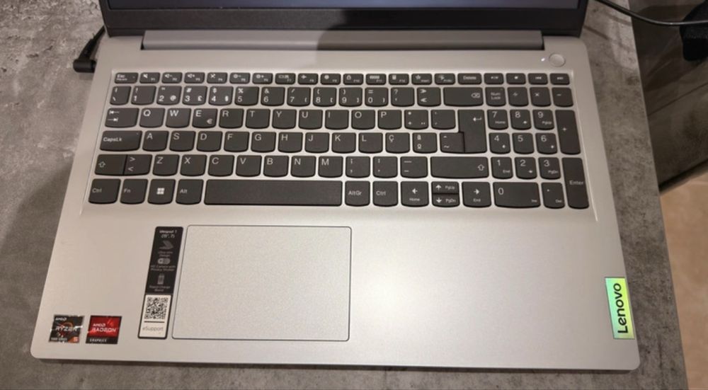 Portatil Lenovo com muito poufo uso