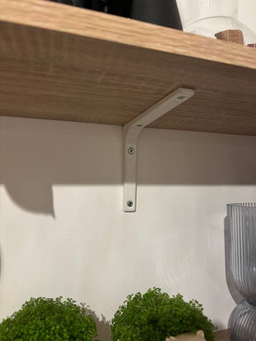 Półki ścienne w idealnym stanie