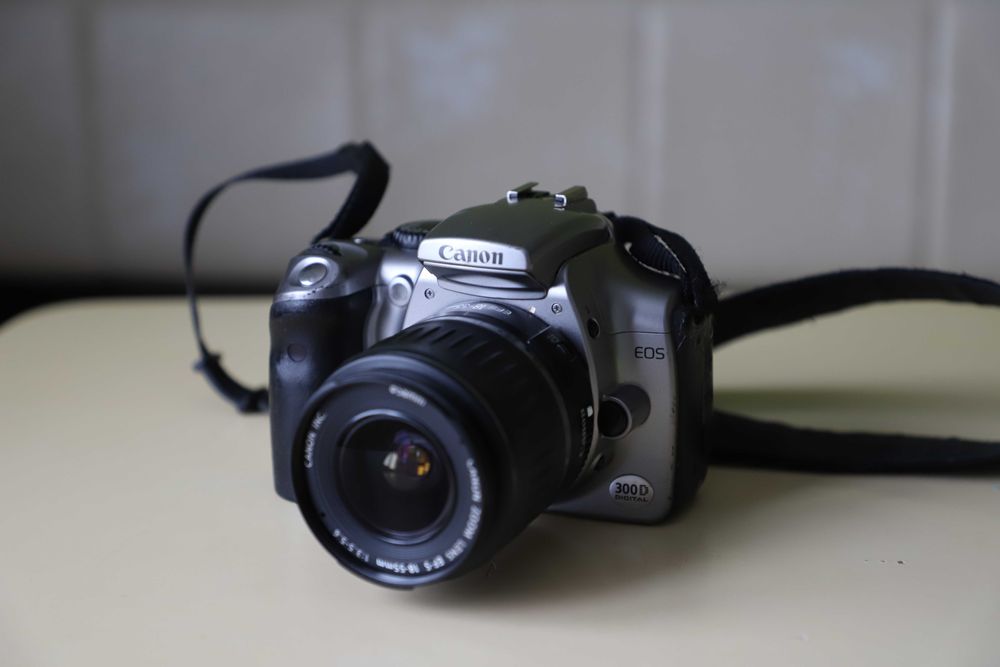 фотоаппарат canon 300D + объектив canon 18-55