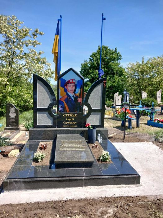 Виготовлення та встановлення гранітних пам'ятників будь-якої складност
