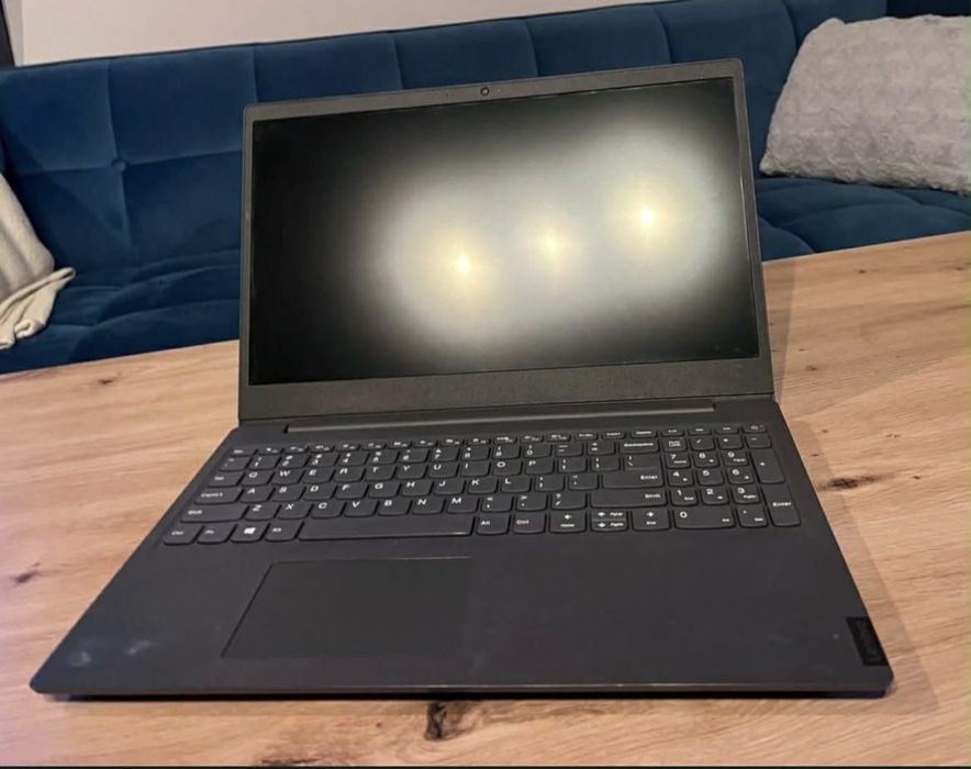 Laptop Lenovo V15-ADA