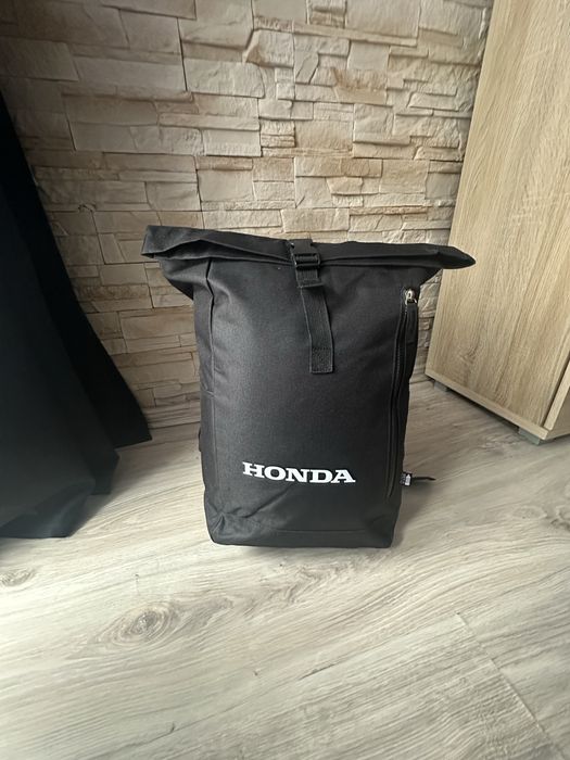 Czarny plecak HONDA