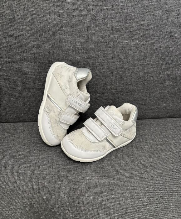 Дитячі кросівки для дівчинки Geox р.22, уст.14см, стопа 12-13,5см білі