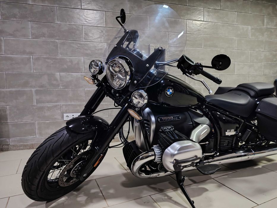 BMW r18  classic