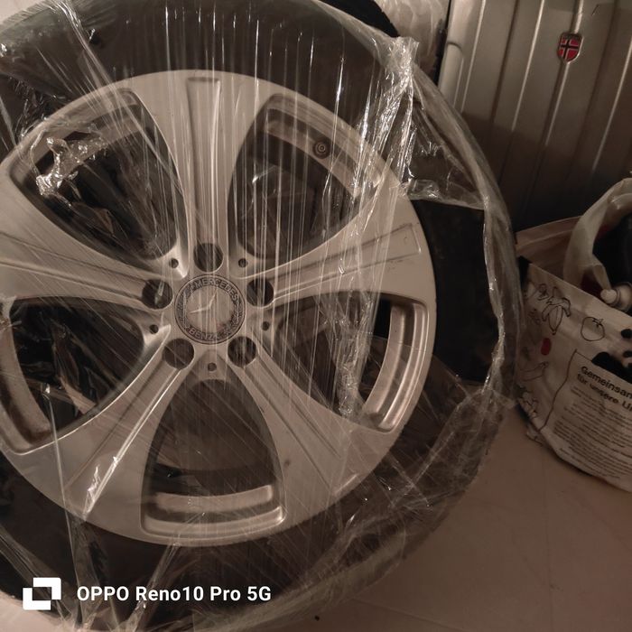 2 jantes com pneus  m+s GLC 250