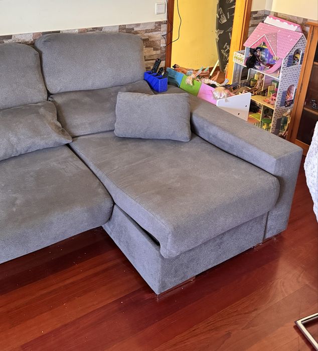 Sofa cinza escuro usado
