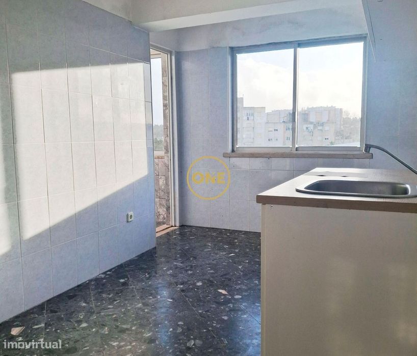 Apartamento T2 no Fogueteiro, Amora – 4º Andar com Excelentes Áreas