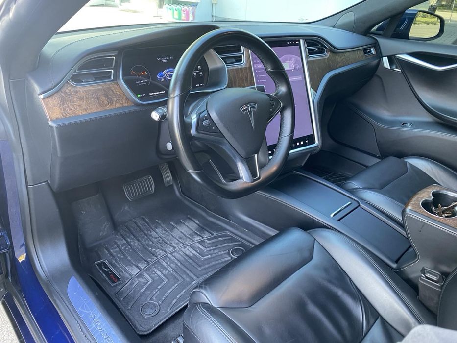 Tesla model s 75D