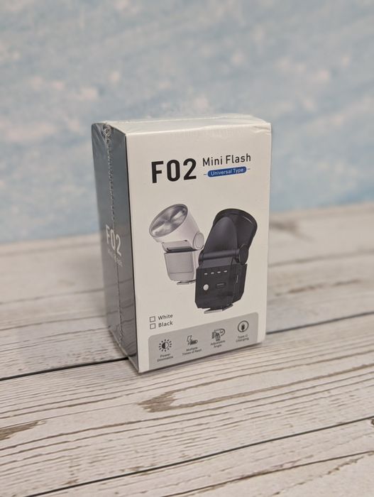 Desiontal F02 – портативний міні‑спалах для камери