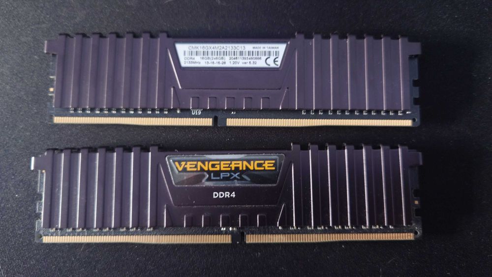 Corsair Vengeance LPX DDR4 2x8GB  2133MHz