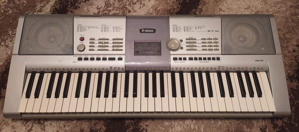 Синтезатор Yamaha PSR-295