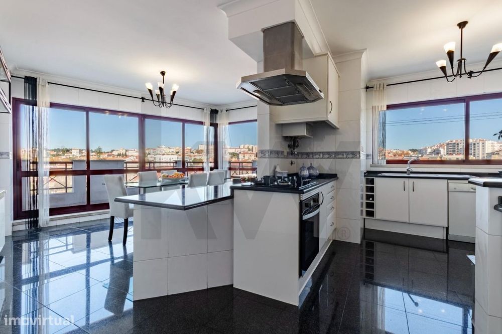 PENTHOUSE CACÉM | T4 c/ 240m2 | Lugar Estacionamento