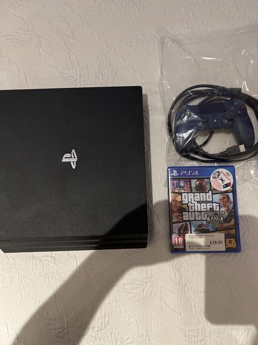 Ps4 pro 1 tb 1 comando +gta 5
