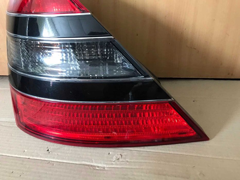 Фонарь задний левый/правый w221