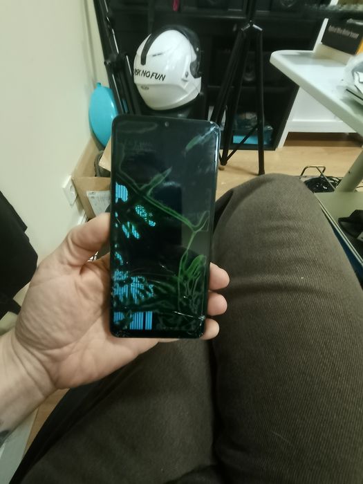 Samsung Galaxy A12 com ecrã partido