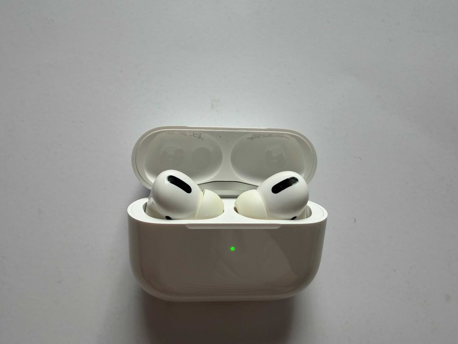 Apple AirPods Pro z MagSafe Charging Case – oryginalne, dobry stan