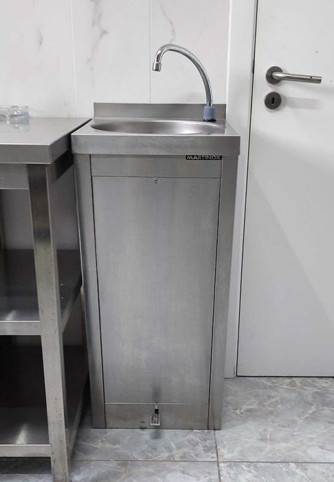 Pio lava mãos com pedal. INOX