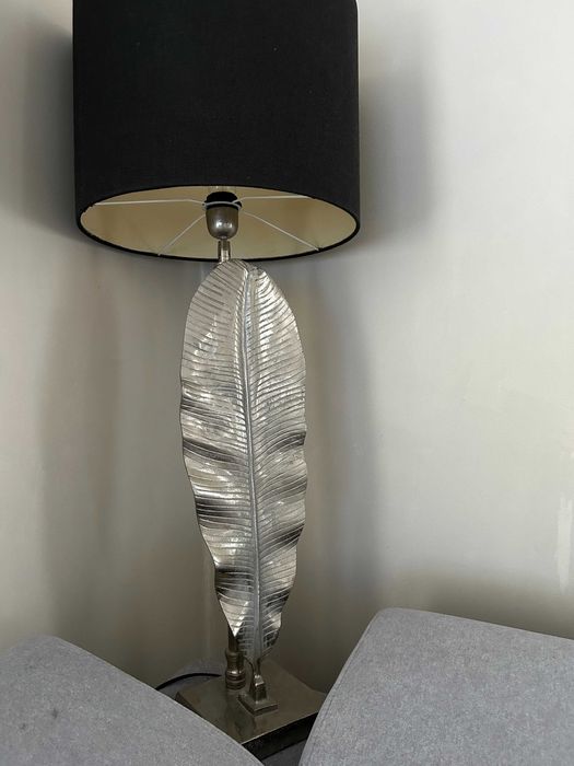 Lampa  metalowa- liść -na komodę