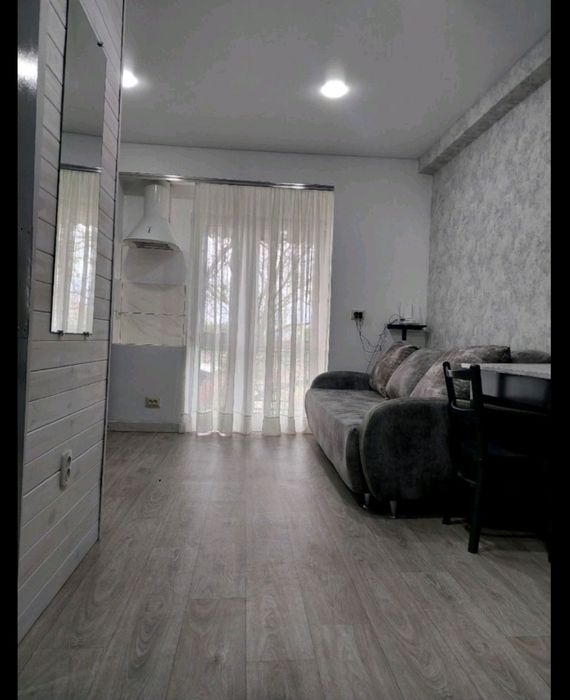 Продається однокімнатна квартира-студія.