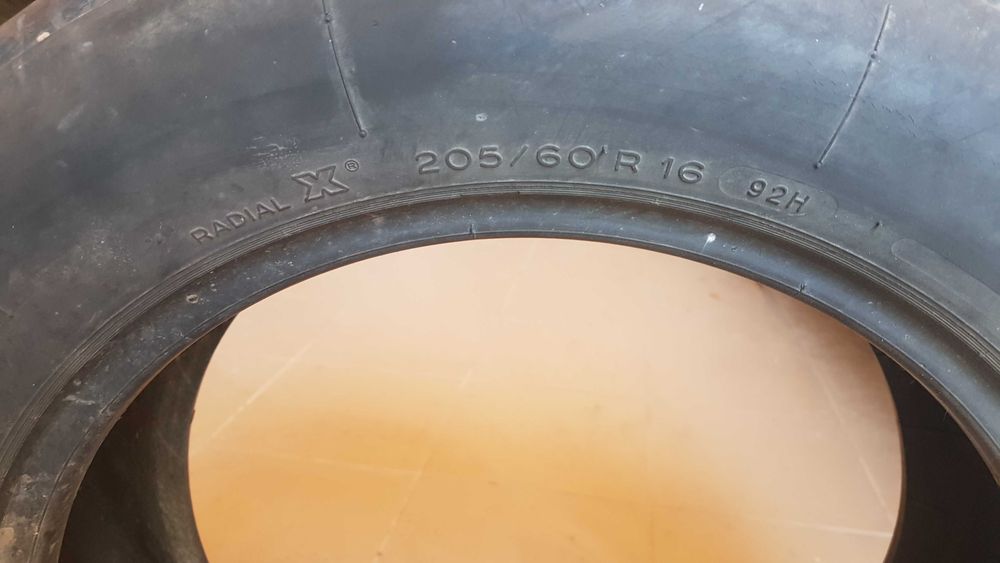 Шина Michelin бу R16