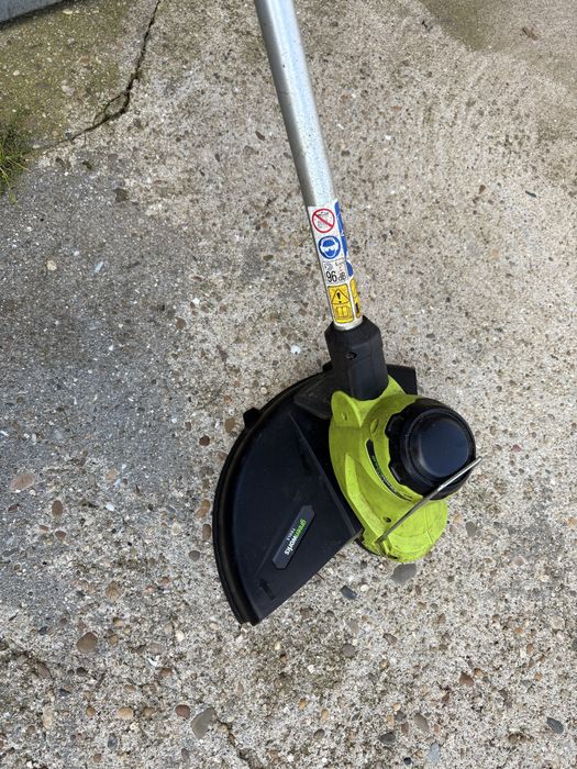 1 Maquina de aparar a relva