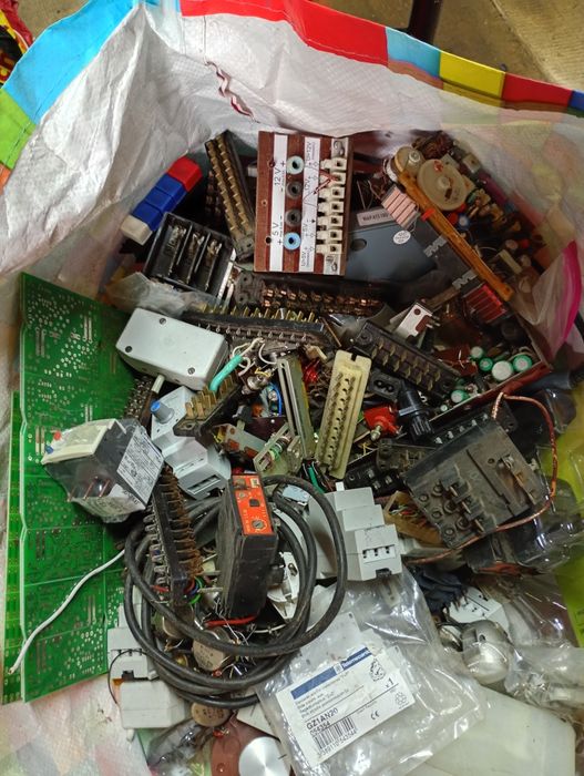 Złom elektroniczny podzespoly