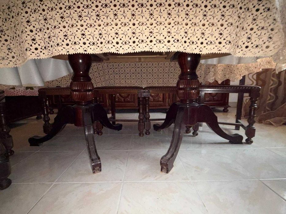 Mesa para sala de jantar em bom estado a bom preço para venda