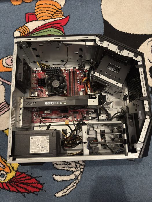 PC Gaming HP Omen - i7 8700 / GTX 1070 / 16GB RAM / Windows 11