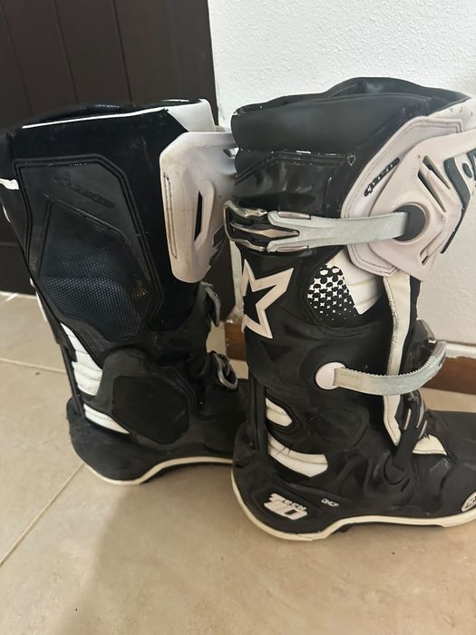 Botas de motocross e material