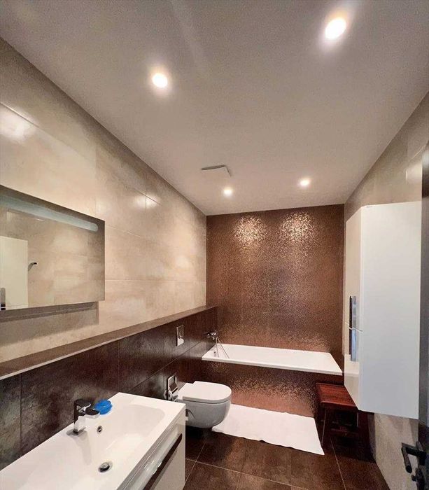 Подобова оренда великого сучасного будинку у Кийлові. Кінотеатр Сауна