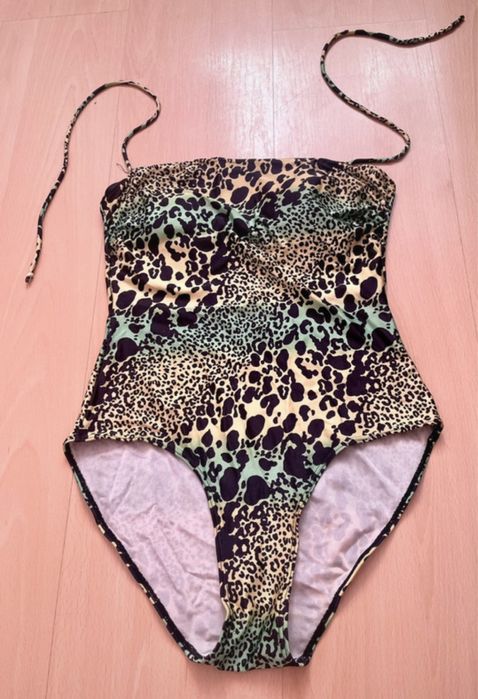 Jednoczęściowy kostium kąpielowy