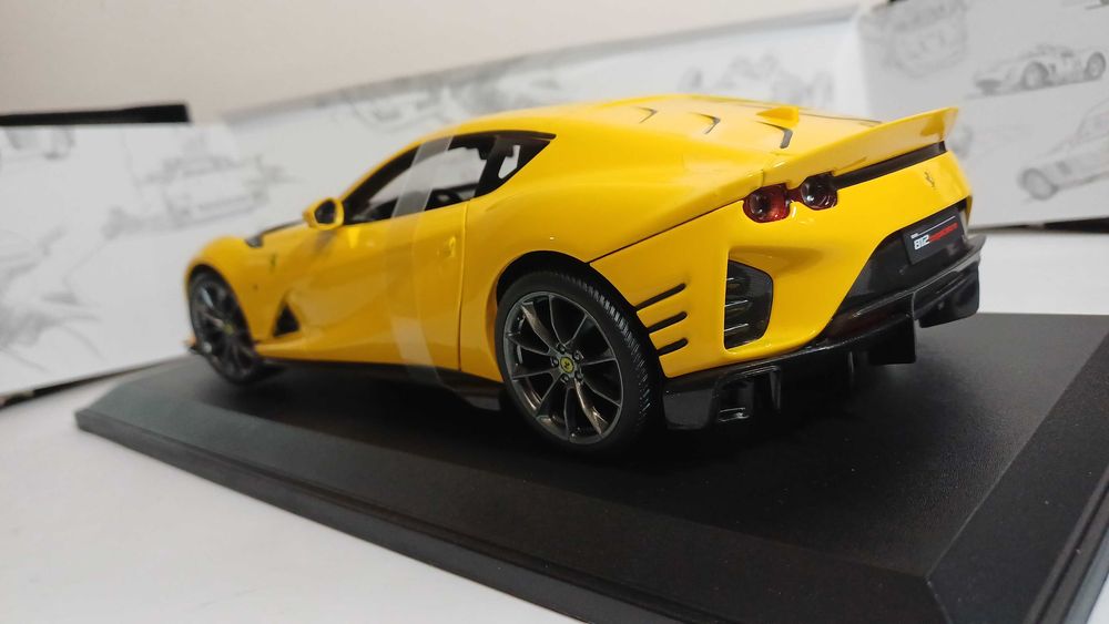 1/18 Ferrari 812 Competizione am - Burago