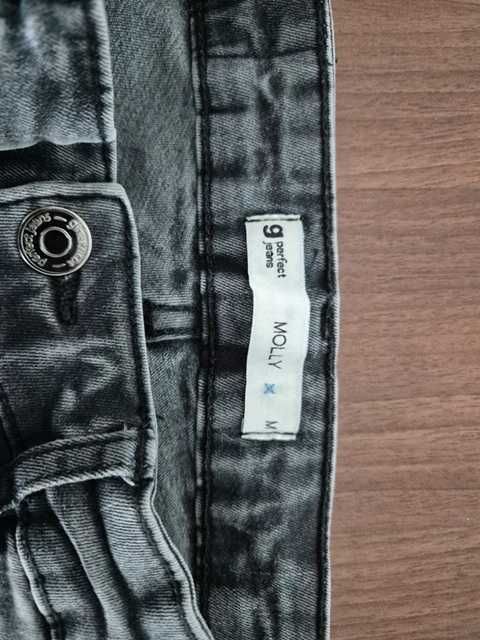 Dżinsy Molly Perfect Jeans Gina Tricot rozmiar M