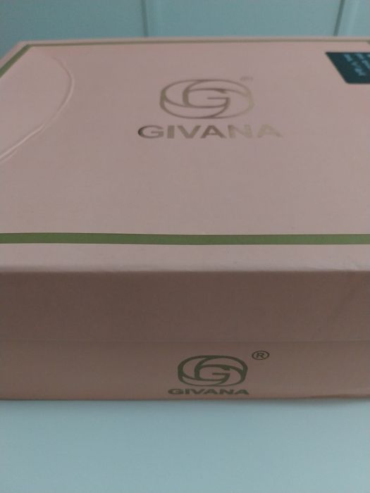 Botas Estilo Militar com Correntes e Tachas Tam.39.