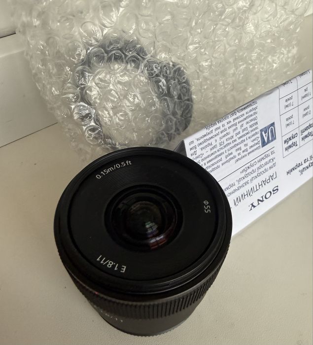 Об'єктив Sony SEL11F18 11mm f/1,8 на гарантії