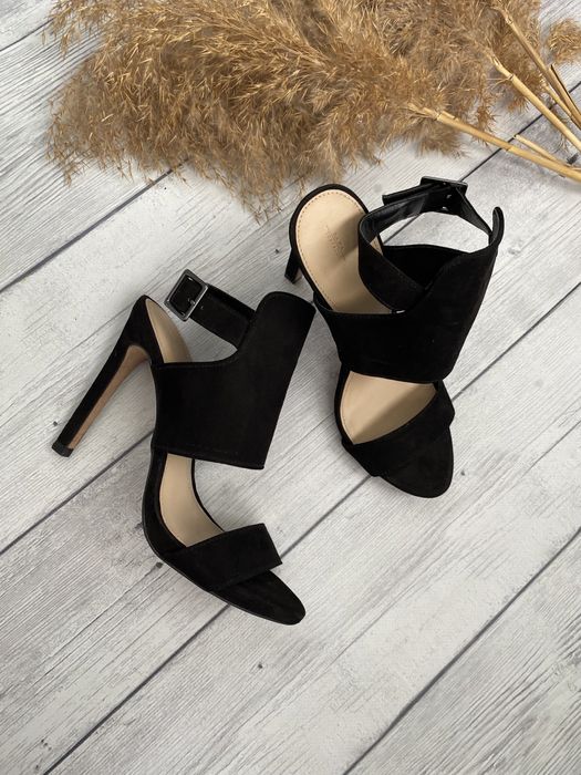 Красивые, оригинальные нарядные босоножки Zara размер 38,5-39,