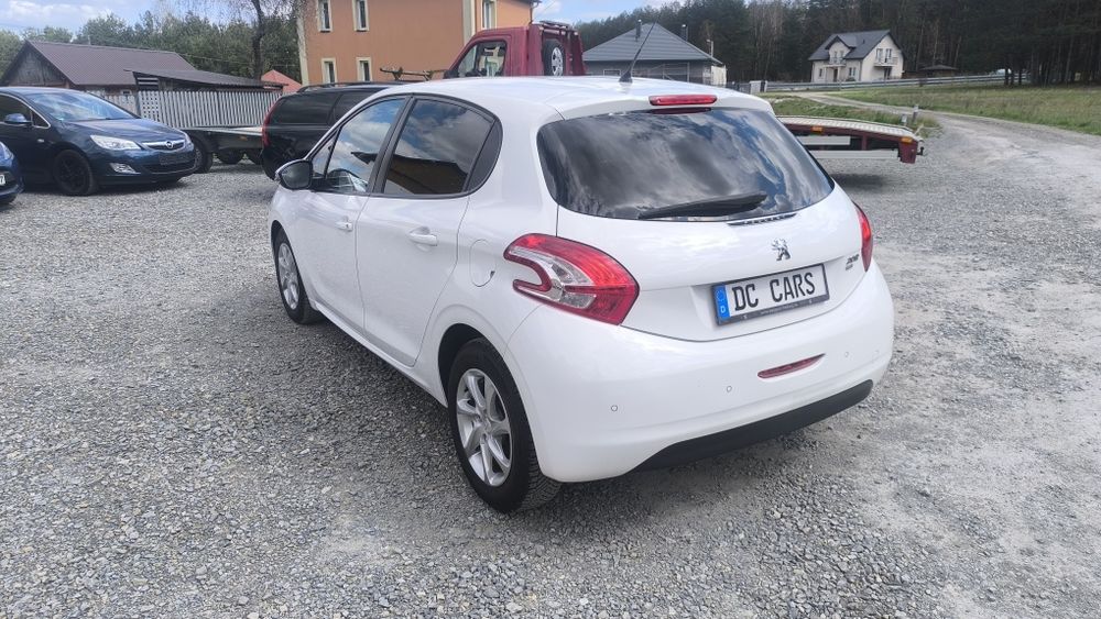 Piękny Peugeot 208 2014r STYLE z Niemiec 1,6 HDI 92KM