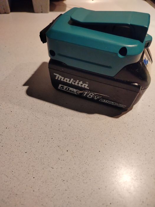 Ładowarka USB na baterie Makita