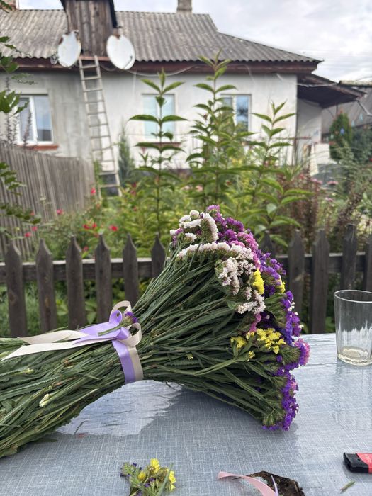 Квіти з кермеку