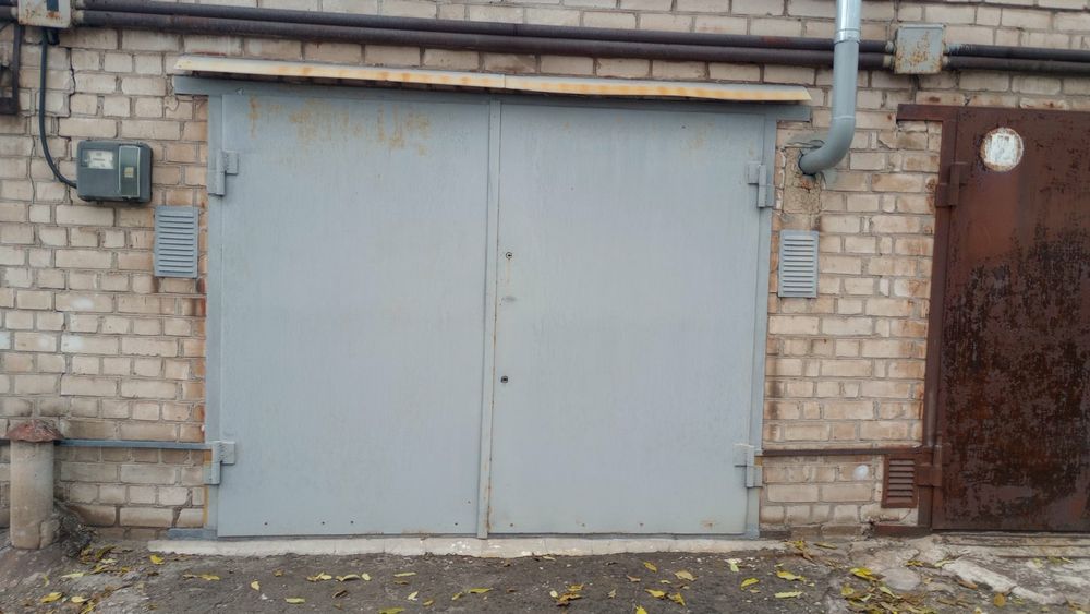 Гараж центр города, район Металлургов, большой подвал!
