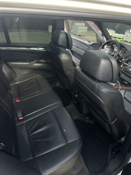 BMW x5 e70 3.5 d 2009 год