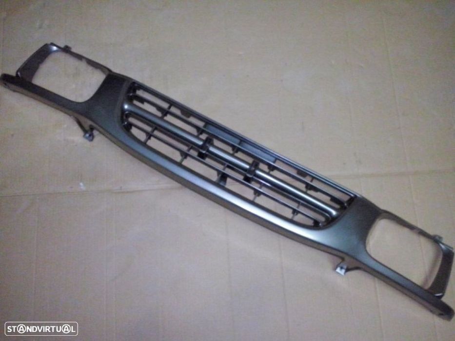 Grelha da frente para a Opel Campo B 1998 -2000 NOVA