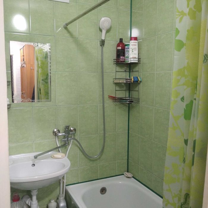 Продам квартиру 2-кімнатну