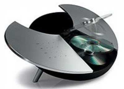 Sistema de som Beo Center 2 da  Bang & Olufsen e Colunas BeoLab 4000