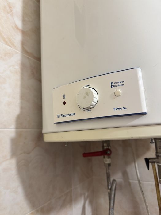 Бойлер Electrolux EWH 50 SL водонагрівач