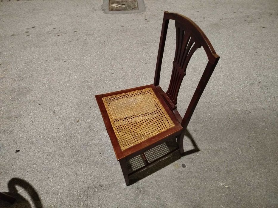 Cadeira madeira e palhinha